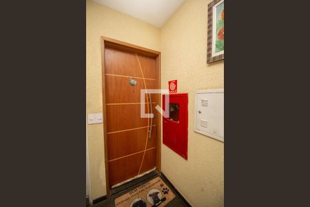 Hall de entrada de apartamento à venda com 3 quartos, 67m² em Vila Palmeiras, São Paulo