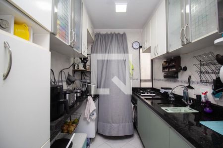 Cozinha de apartamento à venda com 3 quartos, 67m² em Vila Palmeiras, São Paulo