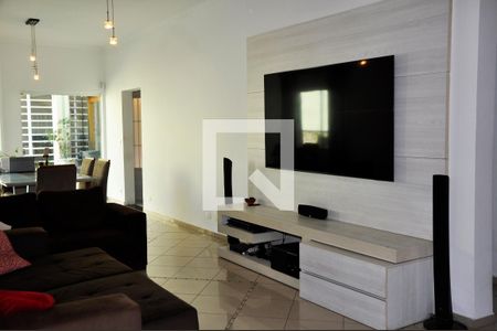Sala de casa para alugar com 4 quartos, 311m² em Jardim Monjolo, São Paulo