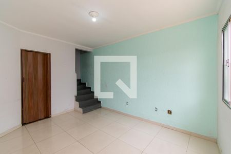 Sala de casa para alugar com 2 quartos, 84m² em Vila Alzira, São Paulo