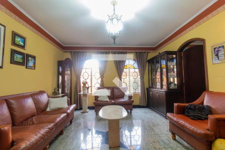 Sala de casa à venda com 6 quartos, 203m² em Vila Carrão, São Paulo