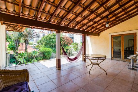Área comum de casa à venda com 4 quartos, 611m² em Real Parque, São Paulo