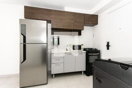 Cozinha de apartamento para alugar com 1 quarto, 27m² em Penha de França, São Paulo