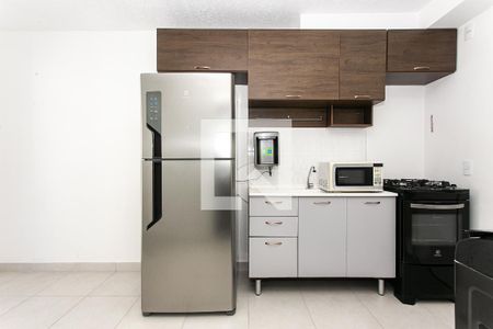 Cozinha de apartamento para alugar com 1 quarto, 27m² em Penha de França, São Paulo