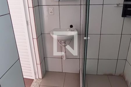 Banheiro de casa de condomínio à venda com 1 quarto, 28m² em Taquara, Rio de Janeiro