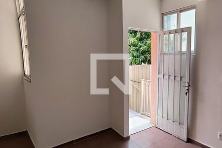 Sala de casa de condomínio à venda com 1 quarto, 28m² em Taquara, Rio de Janeiro