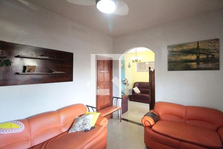 Sala de casa à venda com 2 quartos, 233m² em Serrano, Belo Horizonte