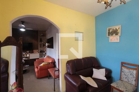 Sala de casa à venda com 2 quartos, 233m² em Serrano, Belo Horizonte