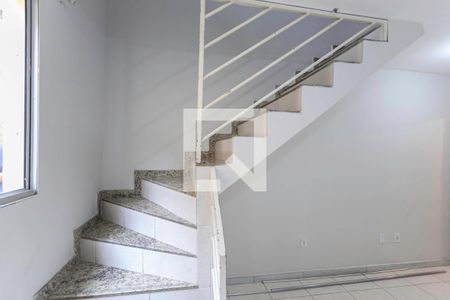 Escada de casa à venda com 2 quartos, 80m² em Jardim Leblon, Belo Horizonte