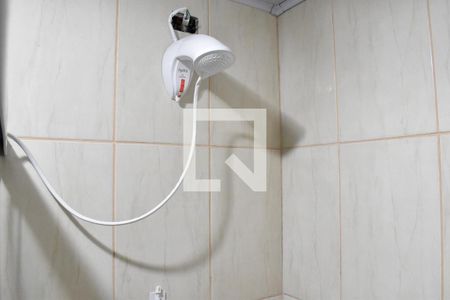 Banheiro  de kitnet/studio para alugar com 1 quarto, 41m² em Boa Vista, Curitiba