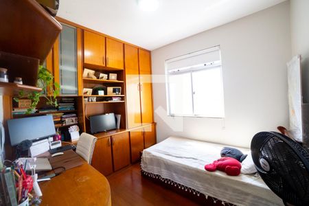Quarto 1 de apartamento à venda com 2 quartos, 80m² em Sagrada Família, Belo Horizonte