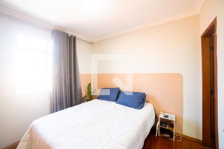 Suíte de apartamento à venda com 2 quartos, 80m² em Sagrada Família, Belo Horizonte