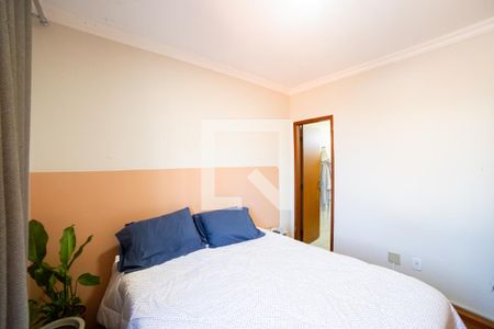 Suíte de apartamento à venda com 2 quartos, 80m² em Sagrada Família, Belo Horizonte