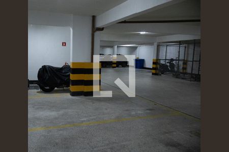 Garagem de kitnet/studio para alugar com 1 quarto, 21m² em Jardim Armação, Salvador