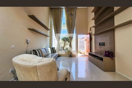 Sala de casa à venda com 3 quartos, 160m² em Jardim Santo Antoninho, São Paulo