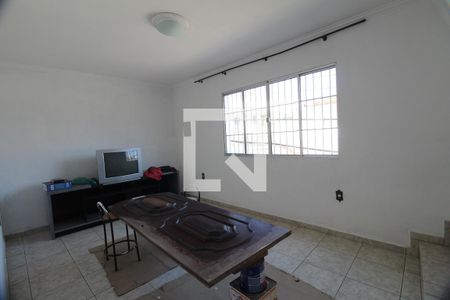Sala de casa para alugar com 2 quartos, 120m² em Parque Tomas Saraiva, São Paulo