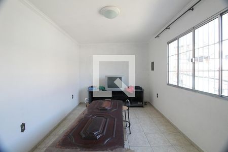 Sala de casa para alugar com 2 quartos, 120m² em Parque Tomas Saraiva, São Paulo