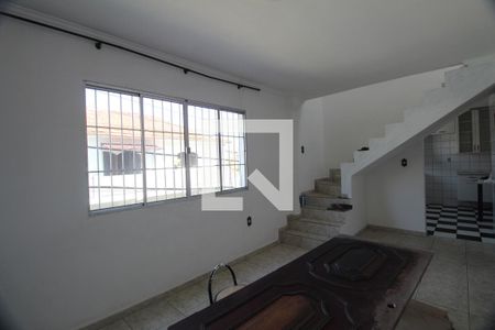 Sala de casa para alugar com 2 quartos, 120m² em Parque Tomas Saraiva, São Paulo