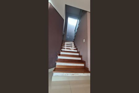 Escada de casa à venda com 4 quartos, 405m² em Novo Osasco, Osasco