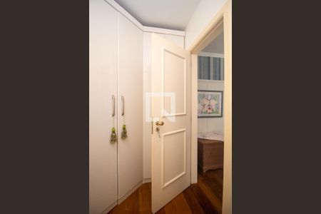 Closet de casa à venda com 3 quartos, 259m² em Vila Nova, Porto Alegre