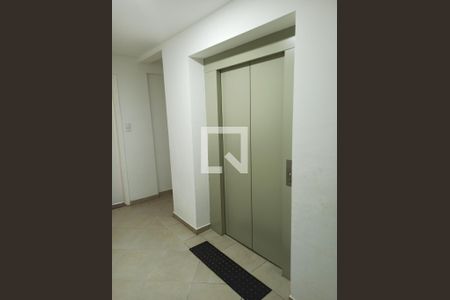 Hall Elevadores de apartamento à venda com 2 quartos, 42m² em Vila Souza, São Paulo
