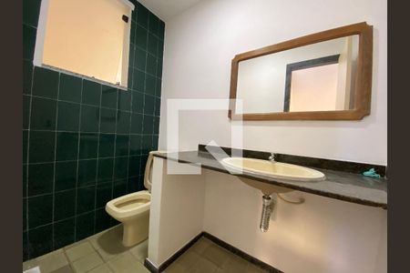 Lavabo de casa de condomínio para alugar com 5 quartos, 330m² em Anil, Rio de Janeiro