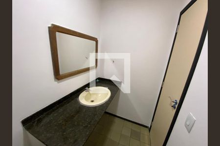 Lavabo de casa de condomínio para alugar com 5 quartos, 330m² em Anil, Rio de Janeiro