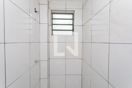Banheiro de apartamento para alugar com 1 quarto, 115m² em Sarandi, Porto Alegre