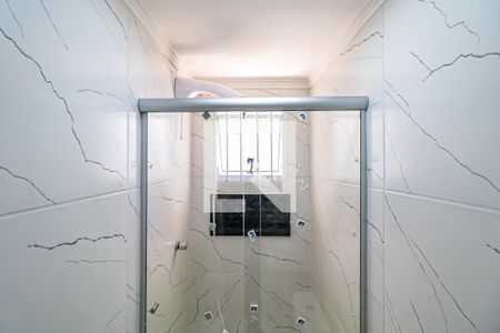 Banheiro de kitnet/studio para alugar com 1 quarto, 12m² em Vila Morse, São Paulo