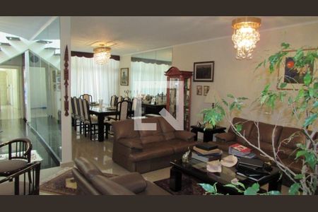 Casa à venda com 5 quartos, 269m² em Sumaré, São Paulo