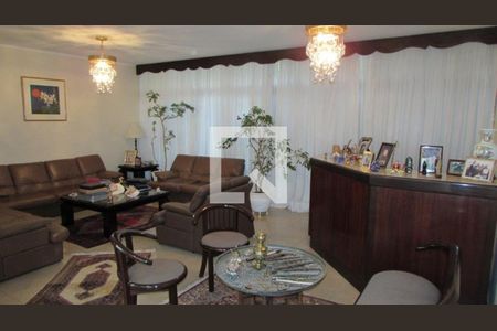 Casa à venda com 5 quartos, 269m² em Sumaré, São Paulo