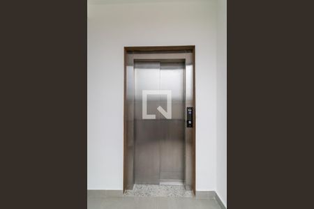 Área comum - Elevador de apartamento à venda com 2 quartos, 65m² em Vila Ré, São Paulo