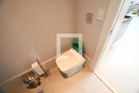 Banheiro de casa de condomínio à venda com 3 quartos, 380m² em Fazenda Santa Cândida, Campinas