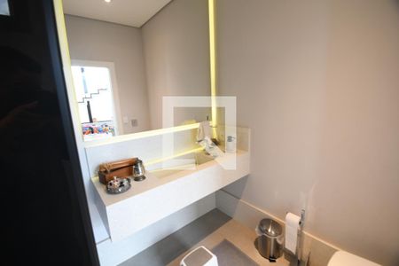 Banheiro de casa de condomínio à venda com 3 quartos, 380m² em Fazenda Santa Cândida, Campinas