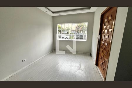 Casa de Condomínio para alugar com 2 quartos, 80m² em Bairro do Maranhao, Cotia