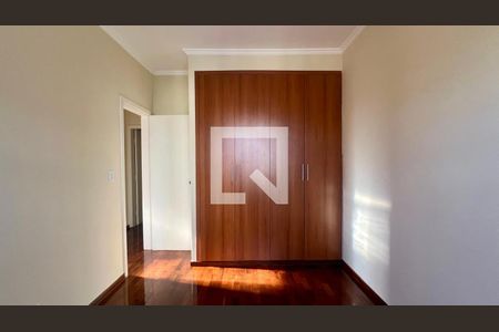 Quarto 1 de apartamento para alugar com 3 quartos, 90m² em Santo Antônio, Belo Horizonte