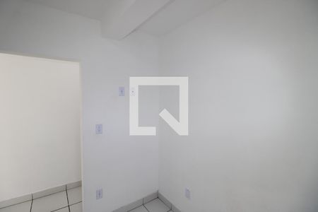 Quarto 1 de casa para alugar com 2 quartos, 50m² em Jardim Robru, São Paulo