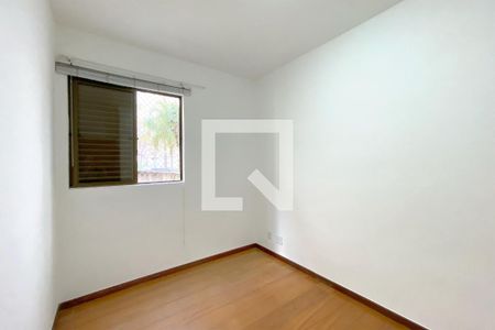 Quarto de apartamento para alugar com 2 quartos, 65m² em Buritis, Belo Horizonte