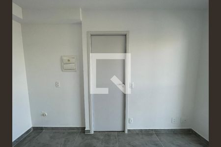 Sala/Cozinha de apartamento à venda com 1 quarto, 24m² em Vila Butantã, São Paulo