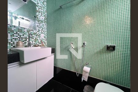 Banheiro de apartamento à venda com 3 quartos, 150m² em Grajaú, Belo Horizonte