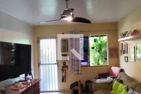 Sala de casa de condomínio para alugar com 2 quartos, 65m² em Pechincha, Rio de Janeiro