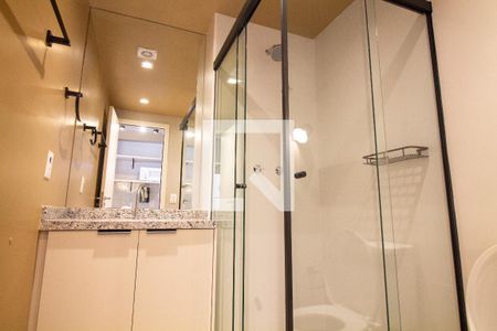 Banheiro de kitnet/studio para alugar com 1 quarto, 26m² em Vila Cordeiro, São Paulo