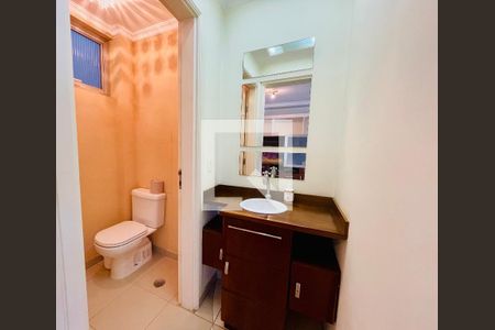 Lavabo de apartamento para alugar com 3 quartos, 144m² em Vila Galvão, São Paulo