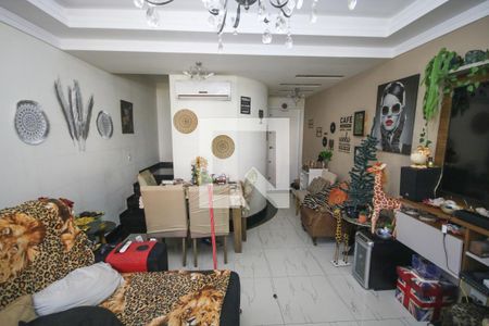 Sala de casa de condomínio para alugar com 2 quartos, 149m² em Nova Mirim, Praia Grande