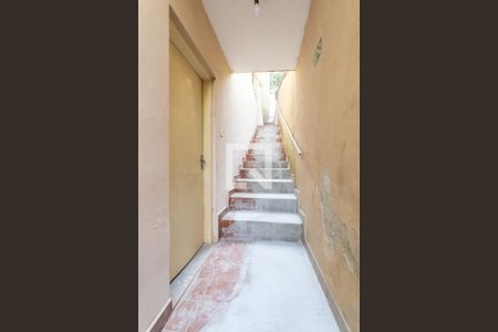 Entrada de casa para alugar com 2 quartos, 150m² em Ayrosa, Osasco