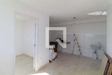 Sala de apartamento para alugar com 2 quartos, 35m² em Jardim Santa Adelia, São Paulo