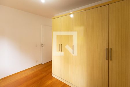Quarto 1 de apartamento para alugar com 3 quartos, 74m² em Vila Sofia, São Paulo