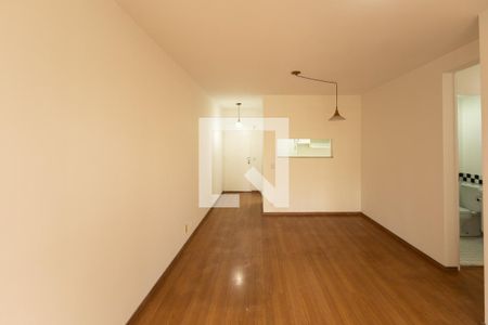 Sala de apartamento para alugar com 3 quartos, 74m² em Vila Sofia, São Paulo