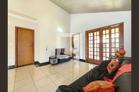 Sala TV de casa à venda com 5 quartos, 360m² em São Bernardo, Belo Horizonte