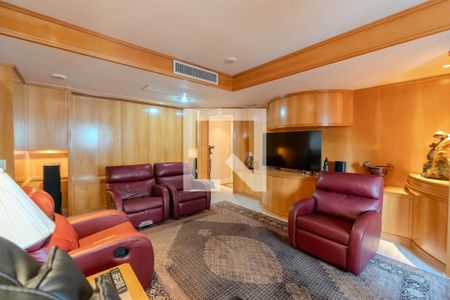 Sala de TV de apartamento à venda com 3 quartos, 275m² em Bela Vista, São Paulo
